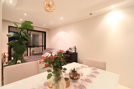 Apartamento à venda com 68m², 2 quartos e 2 vagasSala