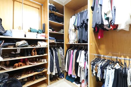 Apartamento à venda com 68m², 2 quartos e 2 vagasCloset da suíte 2
