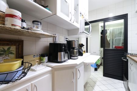 Apartamento à venda com 68m², 2 quartos e 2 vagasCozinha e Área de Serviço