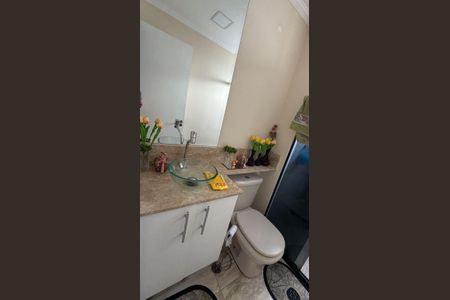 Banheiro de apartamento à venda com 2 quartos, 46m² em Quitaúna, Osasco