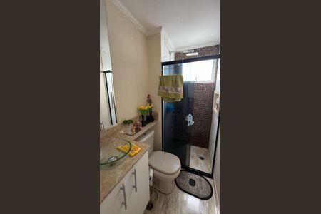 Banheiro de apartamento à venda com 2 quartos, 46m² em Quitaúna, Osasco