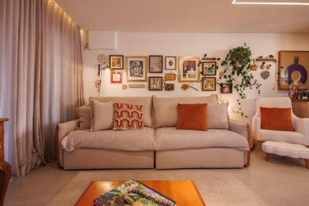 Apartamento para alugar com 161m², 3 quartos e 2 vagas Apartamento para alugar com 161m², 3 quartos e 2 vagasSala