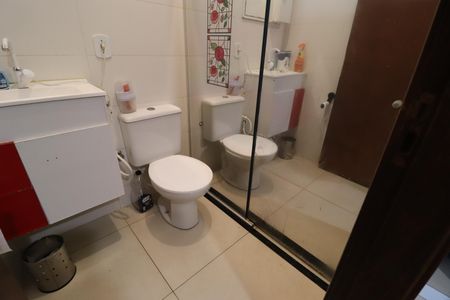Casa para alugar com 110m², 2 quartos e 3 vagasBanheiro do Quarto 2