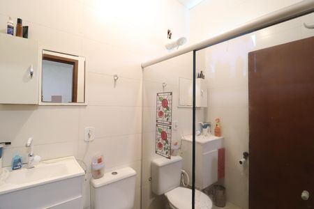 Casa para alugar com 110m², 2 quartos e 3 vagasBanheiro do Quarto 2