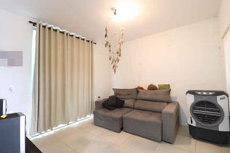 Casa para alugar com 110m², 2 quartos e 3 vagasSala