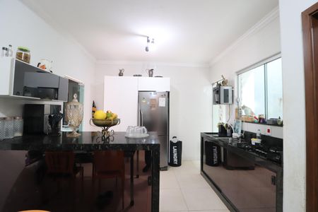 Casa para alugar com 110m², 2 quartos e 3 vagasCozinha