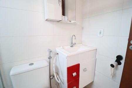 Casa para alugar com 110m², 2 quartos e 3 vagasBanheiro do Quarto 1