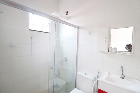 Casa para alugar com 110m², 2 quartos e 3 vagasBanheiro do Quarto 1