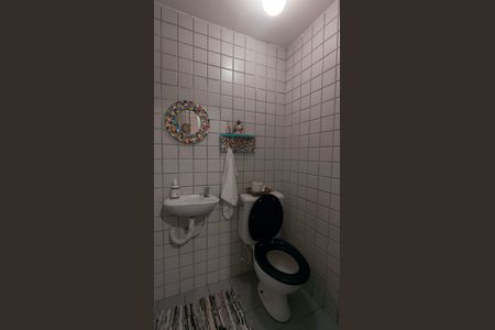 Casa de condomínio à venda com 151m², 3 quartos e 2 vagas Casa de condomínio à venda com 151m², 3 quartos e 2 vagasBanheiro de serviço