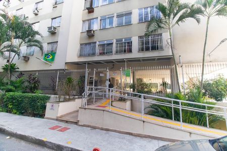 Apartamento para alugar com 70m², 2 quartos e 1 vagaFachada
