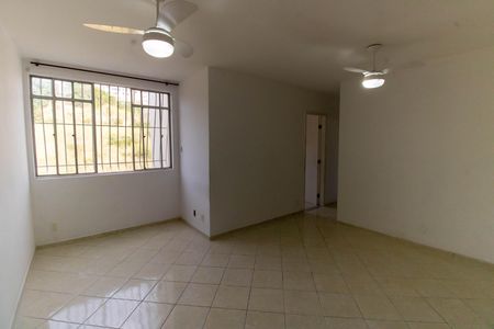 Sala de apartamento para alugar com 2 quartos, 70m² em Engenhoca, Niterói