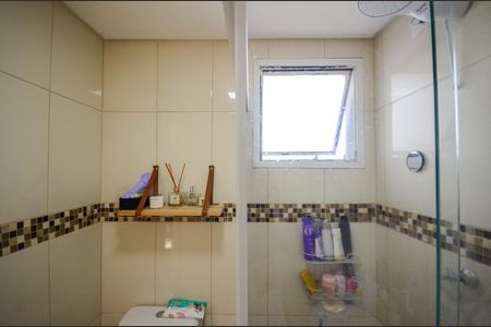 Apartamento à venda com 57m², 2 quartos e 1 vaga Apartamento à venda com 57m², 2 quartos e 1 vagaBanheiro