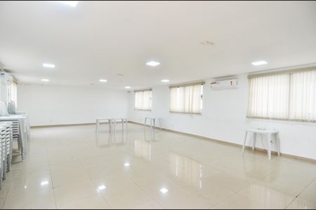 Apartamento para alugar com 45m², 2 quartos e 1 vagaÁrea comum