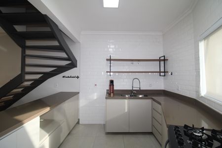 Sala / Cozinha de casa à venda com 2 quartos, 120m² em Parque Sao Domingos, São Paulo
