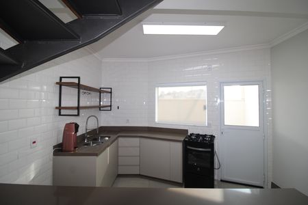 Casa à venda com 120m², 2 quartos e 2 vagasSala / Cozinha