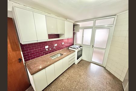 Apartamento para alugar com 97m², 3 quartos e 3 vagas Apartamento para alugar com 97m², 3 quartos e 3 vagasCozinha