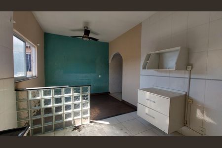 Cozinha de casa para alugar com 2 quartos, 80m² em Jardim Tupiara, Belford Roxo
