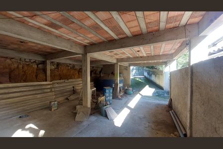 Garagem de casa para alugar com 2 quartos, 80m² em Jardim Tupiara, Belford Roxo