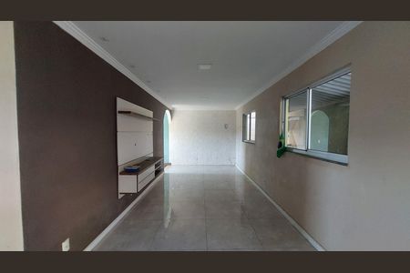 Sala de casa para alugar com 2 quartos, 80m² em Jardim Tupiara, Belford Roxo