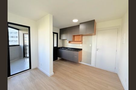 Cozinha de apartamento para alugar com 2 quartos, 55m² em Jardim São Luís, São Paulo