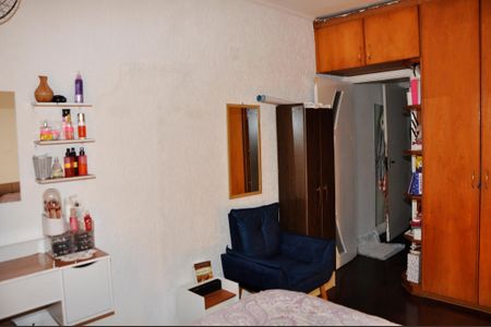 Casa à venda com 250m², 4 quartos e 3 vagas Casa à venda com 250m², 4 quartos e 3 vagasDetalhe - Quarto 02 com Suíte