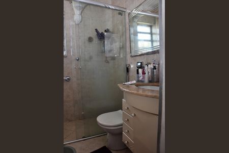 Casa à venda com 250m², 4 quartos e 3 vagas Casa à venda com 250m², 4 quartos e 3 vagasDetalhe - Suíte