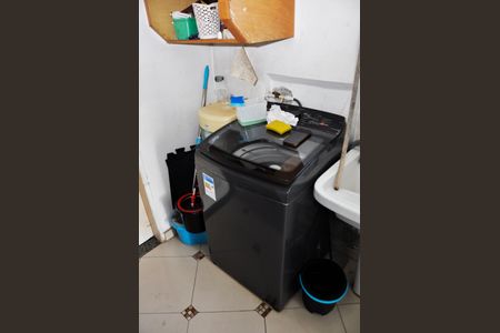 Casa à venda com 250m², 4 quartos e 3 vagas Casa à venda com 250m², 4 quartos e 3 vagasDetalhe - Área de Serviço