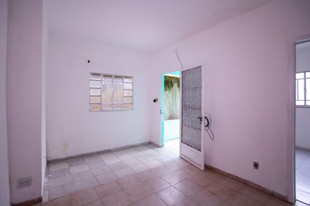 Sala de casa para alugar com 2 quartos, 80m² em Jardim Catarina, São Gonçalo