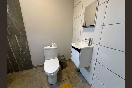 Casa para alugar com 38m², 1 quarto e sem vaga Casa para alugar com 38m², 1 quarto e sem vagaBanheiro