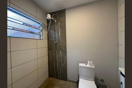 Casa para alugar com 38m², 1 quarto e sem vaga Casa para alugar com 38m², 1 quarto e sem vagaBanheiro