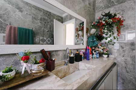 Banheiro da Suíte de casa à venda com 4 quartos, 300m² em Jardim Danfer, São Paulo