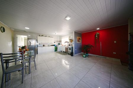 Casa à venda com 300m², 4 quartos e 1 vaga Casa à venda com 300m², 4 quartos e 1 vagaÁrea de Serviço