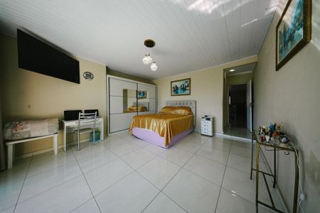 Casa à venda com 300m², 4 quartos e 1 vaga Casa à venda com 300m², 4 quartos e 1 vagaSuíte