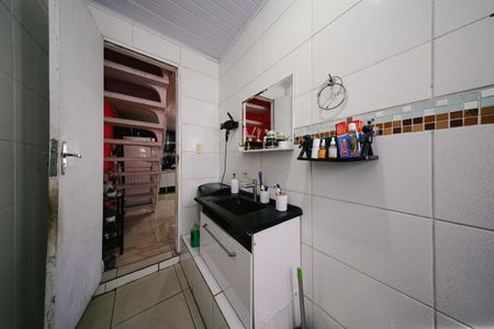 Casa à venda com 300m², 4 quartos e 1 vaga Casa à venda com 300m², 4 quartos e 1 vagaBanheiro 2