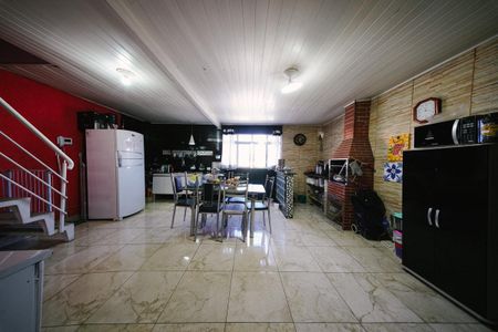 Casa à venda com 300m², 4 quartos e 1 vaga Casa à venda com 300m², 4 quartos e 1 vagaCozinha