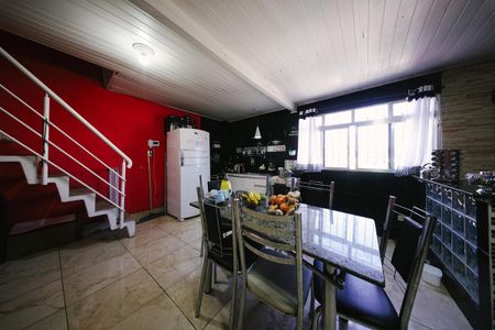 Casa à venda com 300m², 4 quartos e 1 vaga Casa à venda com 300m², 4 quartos e 1 vagaCozinha