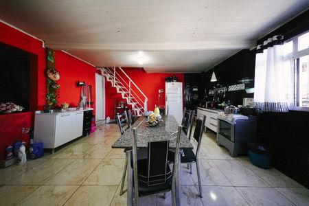 Casa à venda com 300m², 4 quartos e 1 vaga Casa à venda com 300m², 4 quartos e 1 vagaCozinha