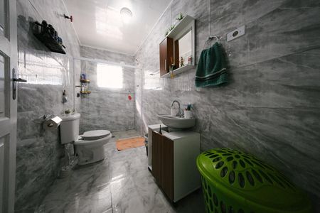 Casa à venda com 300m², 4 quartos e 1 vaga Casa à venda com 300m², 4 quartos e 1 vagaBanheiro 1