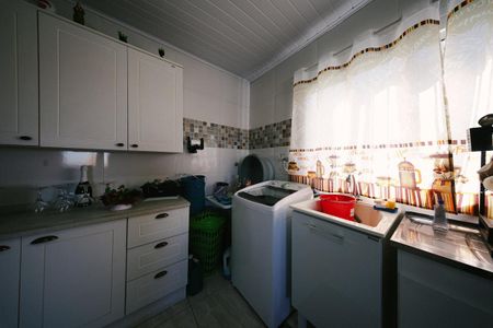 Casa à venda com 300m², 4 quartos e 1 vaga Casa à venda com 300m², 4 quartos e 1 vagaÁrea de Serviço
