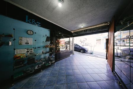 Garagem de casa à venda com 4 quartos, 300m² em Jardim Danfer, São Paulo