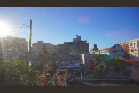 Vista da Rua de apartamento à venda com 1 quarto, 50m² em Passo D’areia, Porto Alegre