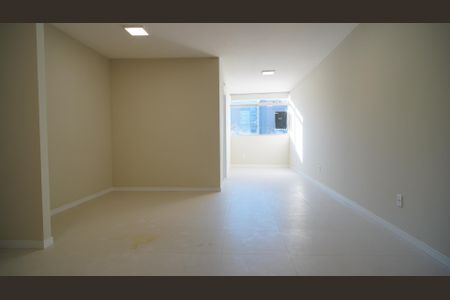 Sala  de apartamento à venda com 1 quarto, 50m² em Passo D’areia, Porto Alegre