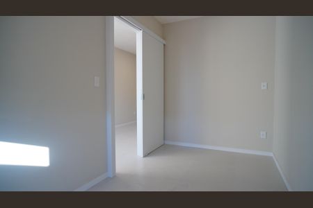 Quarto  de apartamento à venda com 1 quarto, 50m² em Passo D’areia, Porto Alegre