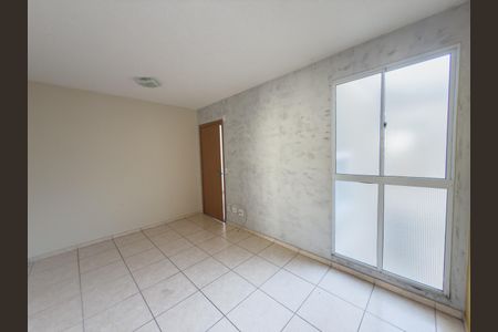 Sala de apartamento para alugar com 2 quartos, 44m² em Chacaras Reunidas Santa Terezinha, Contagem