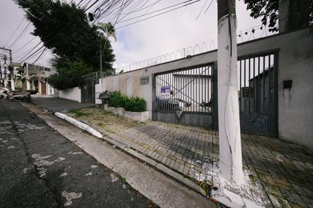 Casa de condomínio para alugar com 72m², 2 quartos e 1 vaga Casa de condomínio para alugar com 72m², 2 quartos e 1 vagaFachada
