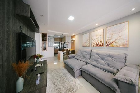 Sala de casa de condomínio para alugar com 2 quartos, 72m² em Vila Ré, São Paulo