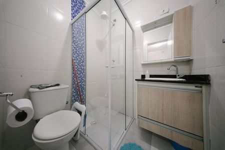 Casa de condomínio para alugar com 72m², 2 quartos e 1 vaga Casa de condomínio para alugar com 72m², 2 quartos e 1 vagaBanheiro da Suíte 2