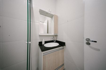 Casa de condomínio para alugar com 72m², 2 quartos e 1 vaga Casa de condomínio para alugar com 72m², 2 quartos e 1 vagaBanheiro da Suíte 2