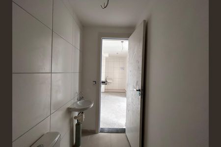 Apartamento para alugar com 33m², 2 quartos e sem vaga Apartamento para alugar com 33m², 2 quartos e sem vagaBanheiro social