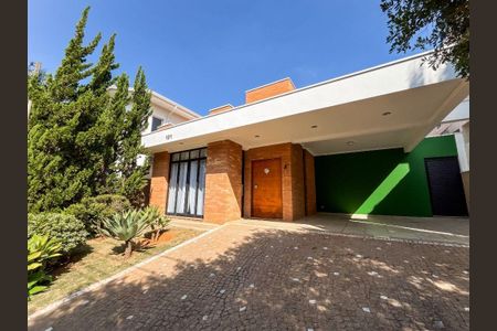 Casa à venda com 199m², 4 quartos e 4 vagas